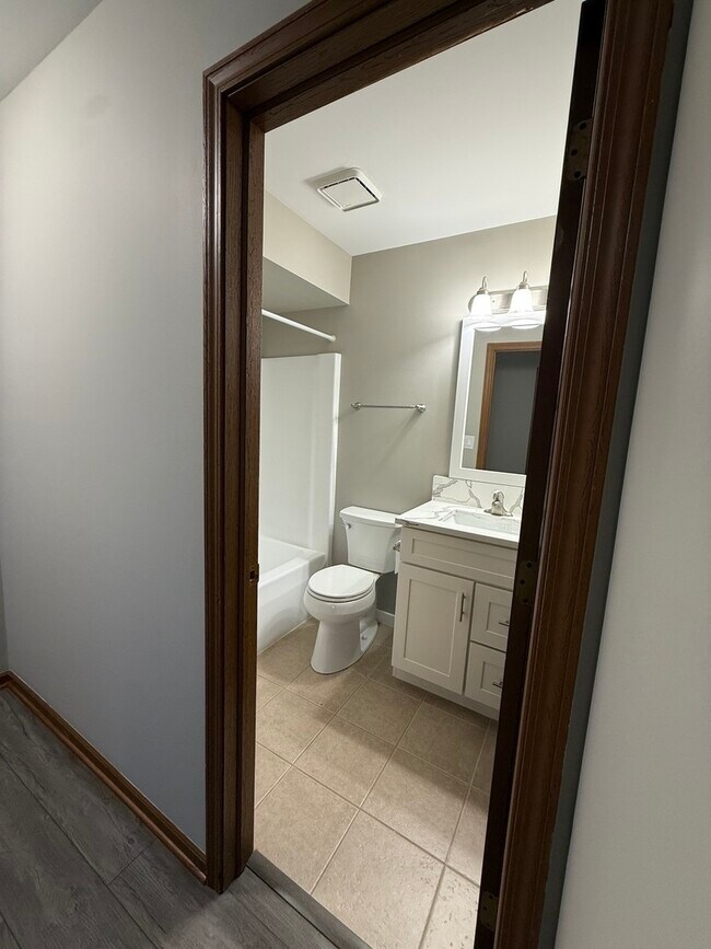 Building Photo - 53 Spuhler Dr