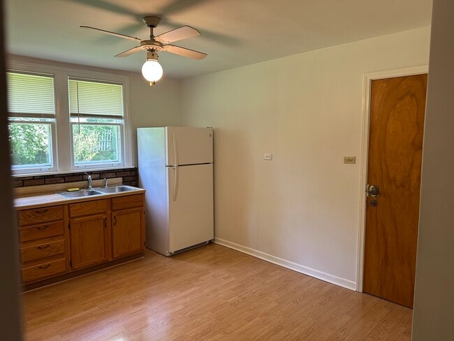 Building Photo - 8415 Archer Ave