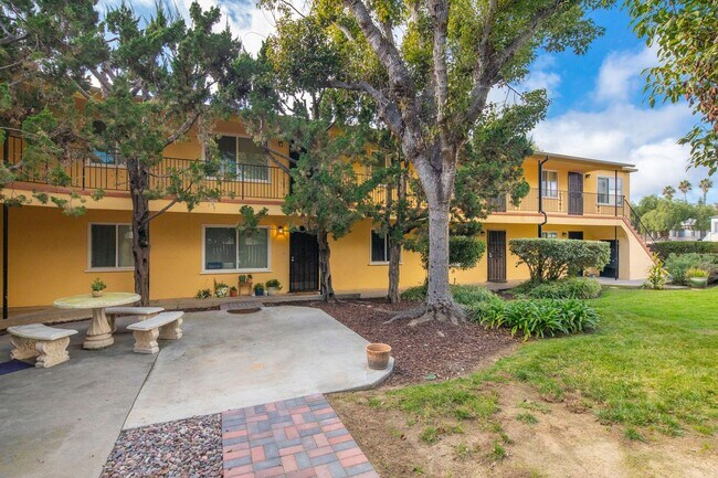 Building Photo - *OPEN HOUSE: 8/2 10-11AM* Vintage Charm in...
