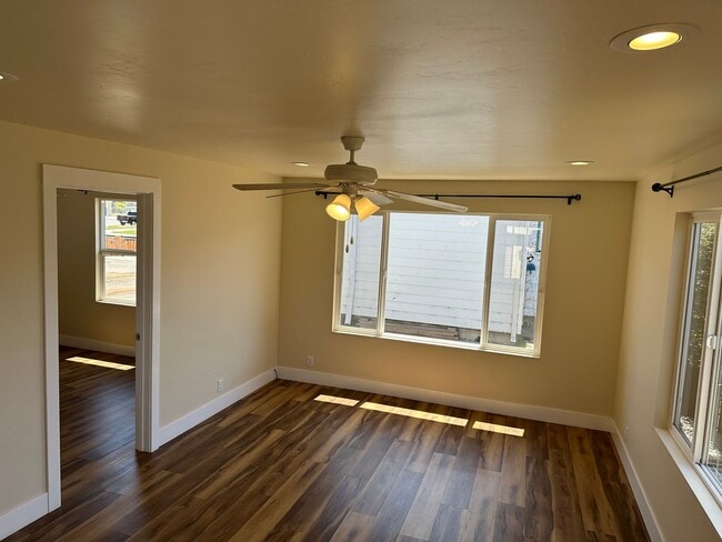 Building Photo - Charming 1 Bed, 1 Bath Cottage – Detached ...