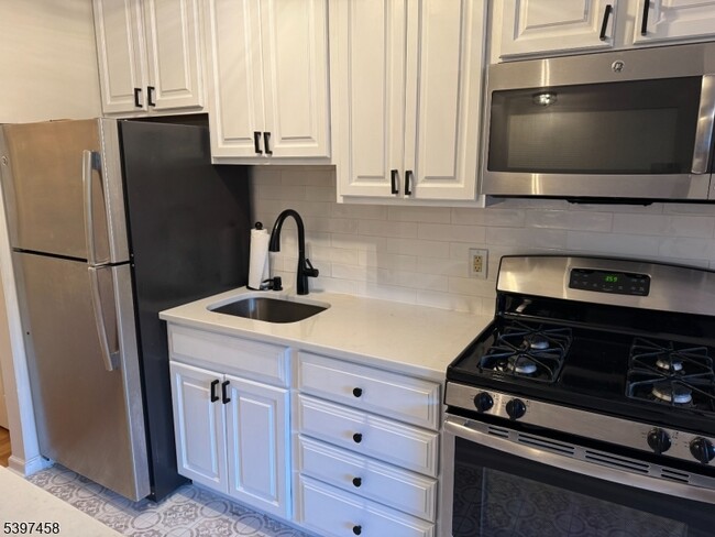 Building Photo - 511 Washington Dr