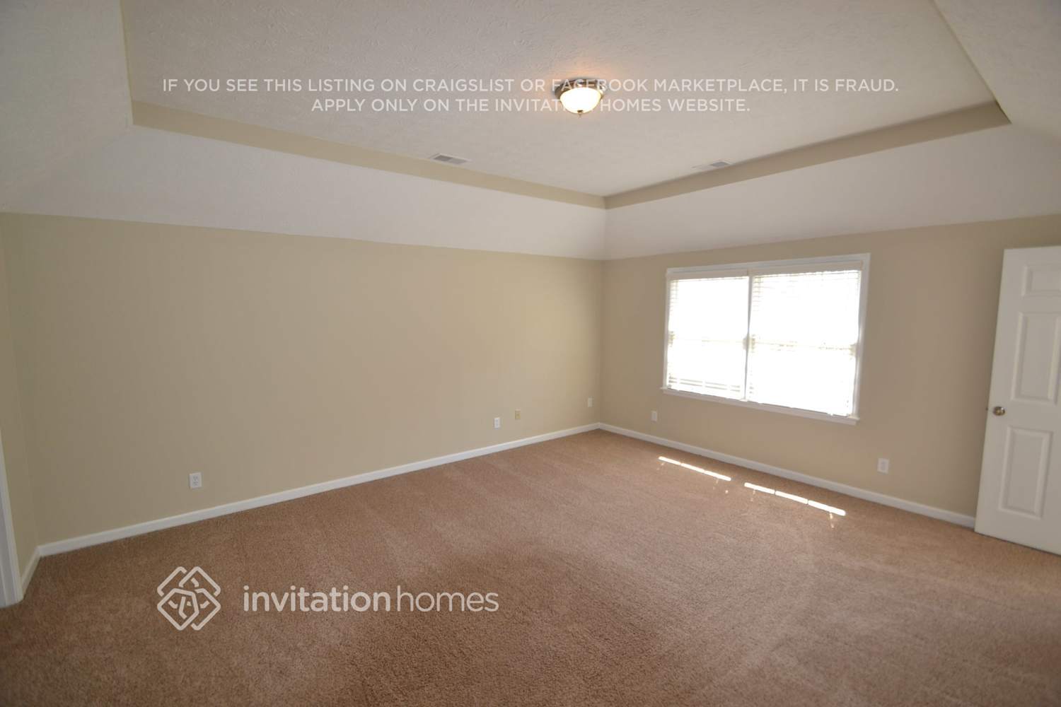 Building Photo - 2498 Quentin Dr