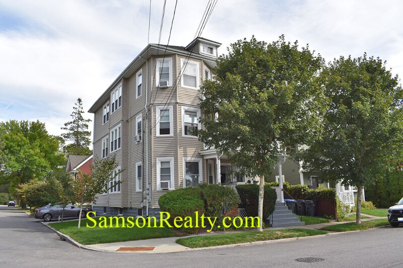 Building Photo - 219 Cole Ave