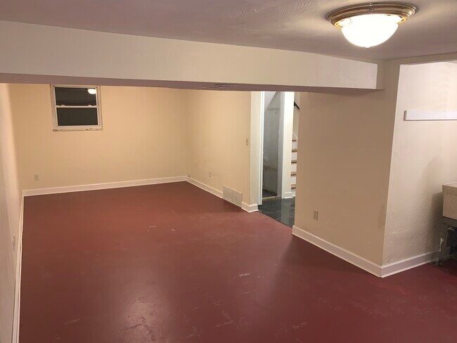 Building Photo - 4268 Sample Ct