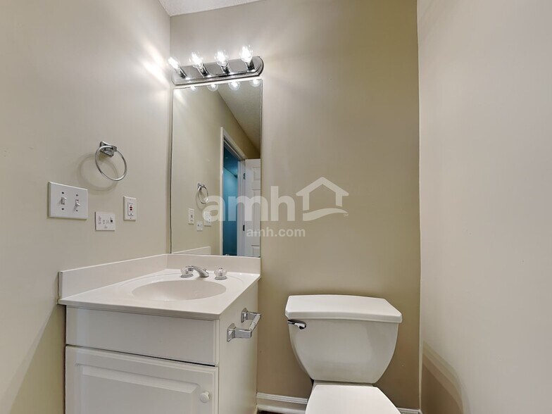 Building Photo - 3951 Saint George Ter SW