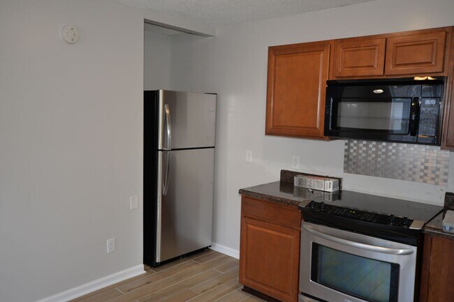 Building Photo - Cozy 3-Bedroom Near Greensboro Coliseum