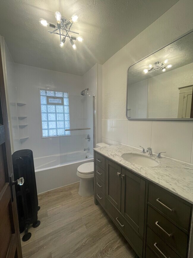 Upstairs bathroom - 10212 Plymouth Ave