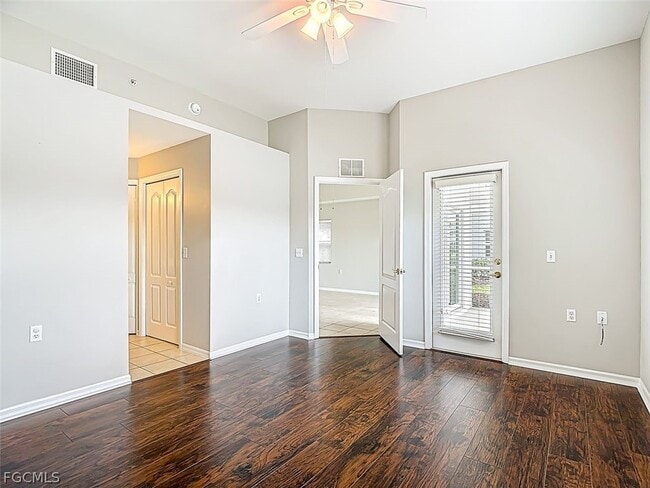 Building Photo - 12151 Summergate Cir