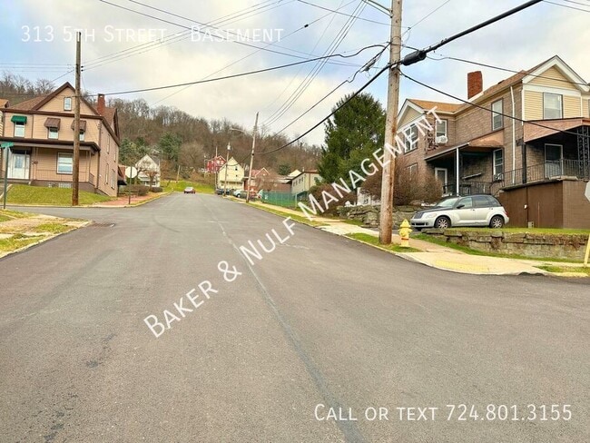 Building Photo - 313 5th St