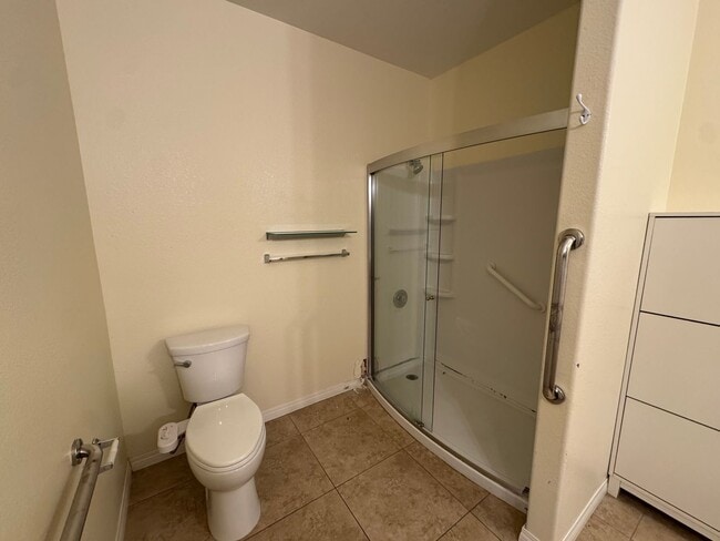 Building Photo - 2 Bedroom First Floor Condo in Rancho San Diego