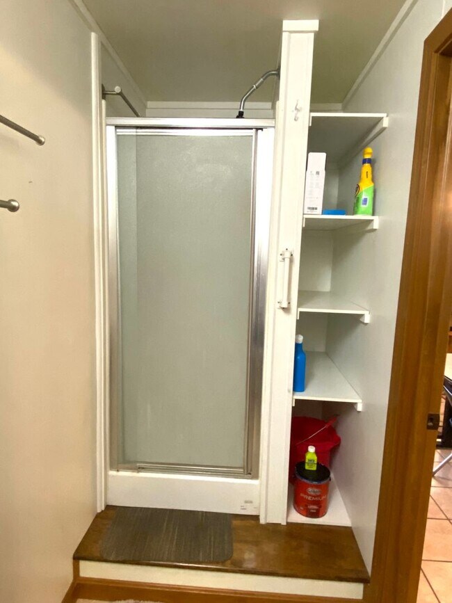 Building Photo - 209 Lee St