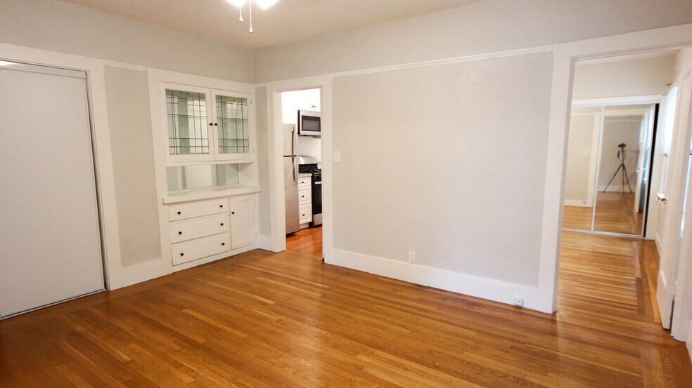Building Photo - 2724 H St