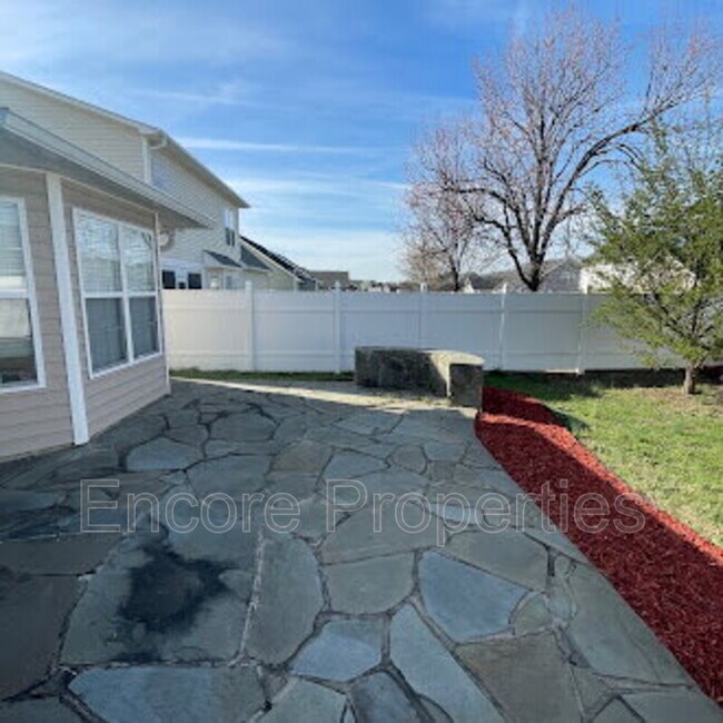 Building Photo - 1240 Chimney Swift Dr