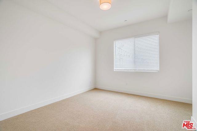 Primary Photo - 13337 Beach Ave