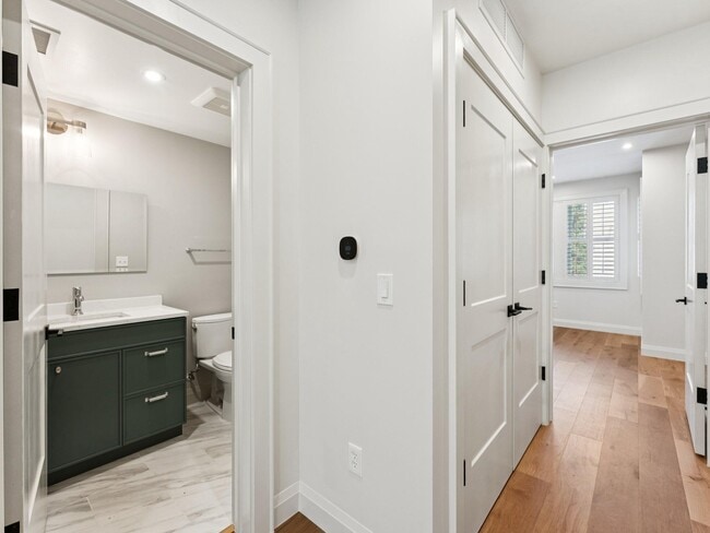 Building Photo - 1508 21st St NW