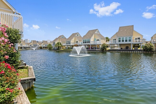 Building Photo - 775 Gulf Shore Dr