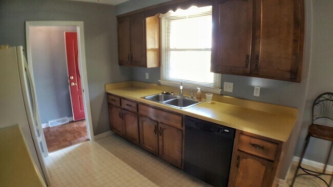 Building Photo - 521 Aurelia Lynn Dr
