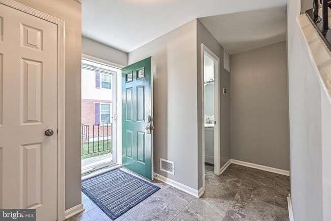 Building Photo - 7046 Leestone St