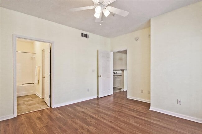 Building Photo - 8102 Woodland Ln