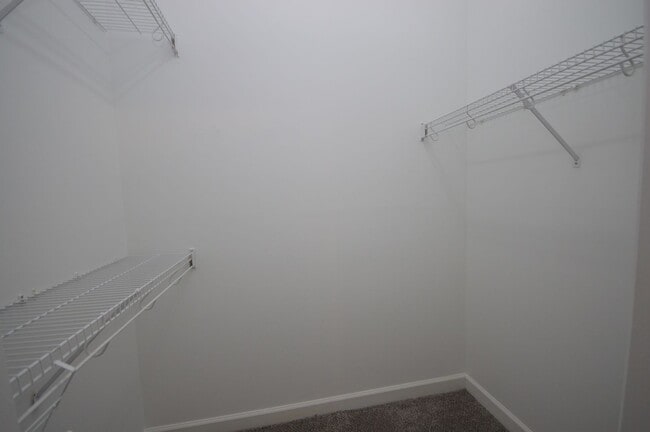 Building Photo - 3319 Philmont Dr