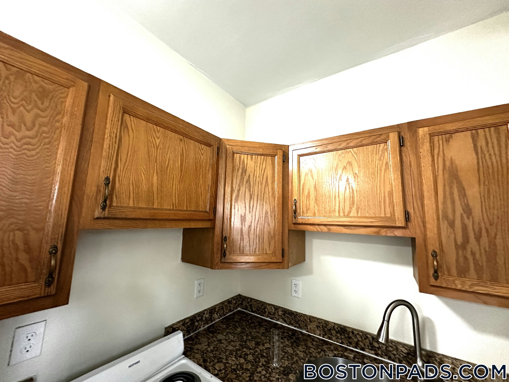 Building Photo - 16 Wait St