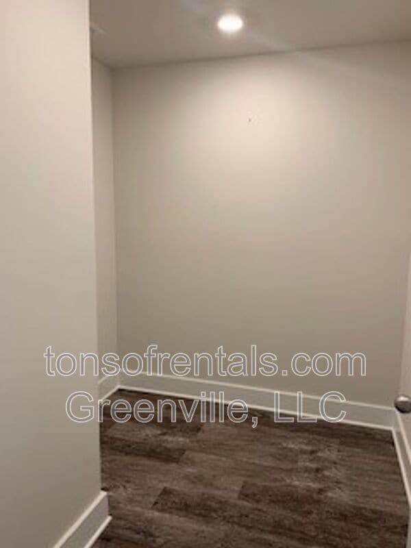Building Photo - 34 Galley Ln