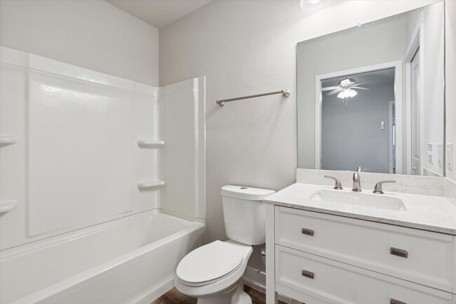 Building Photo - 1 Bedroom 1 Bathroom FALL 2025!