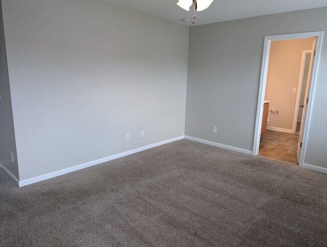 Building Photo - Pristine, move in ready Home located in th...