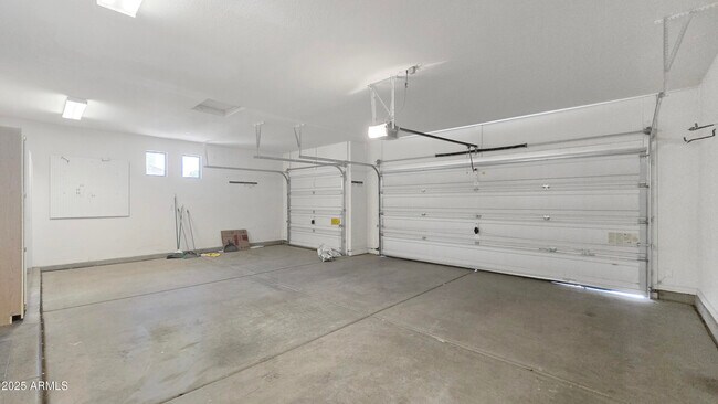 Building Photo - 14654 W Avalon Dr