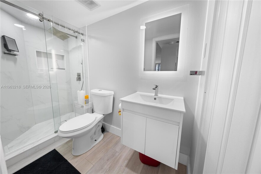 Building Photo - 3530 Mystic Pointe Dr