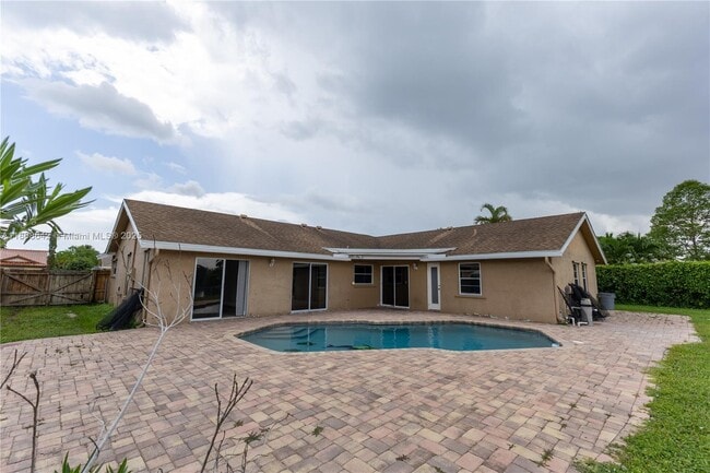 Building Photo - 19509 Hampton Dr