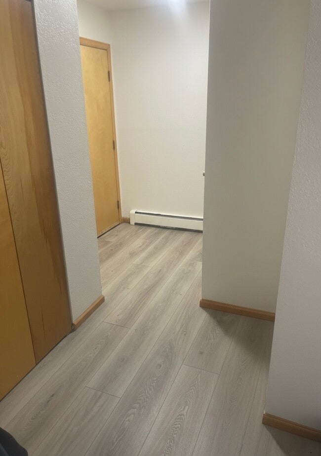 Building Photo - 1527 Blake Ave