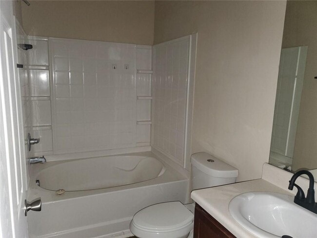 Building Photo - 11428 S Grove Dr