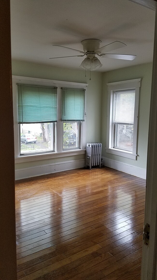 1st Bedroom - 113 Hanover St