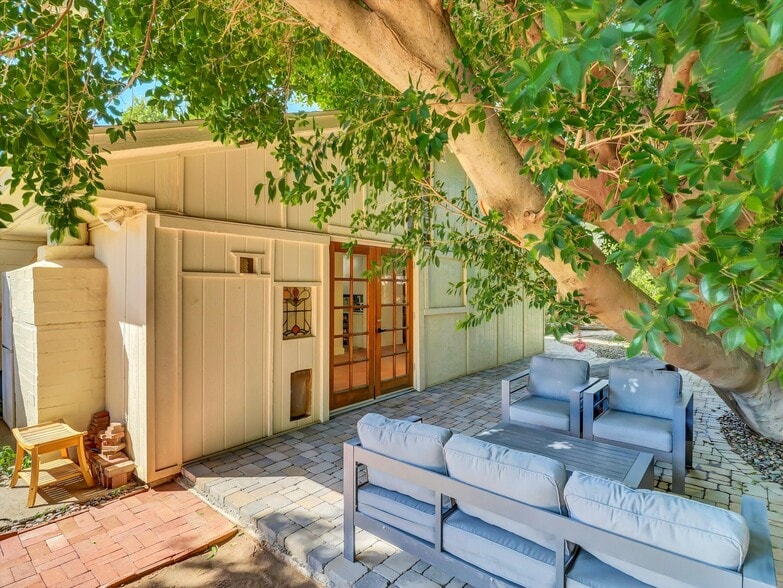 Building Photo - 1022 E Keim Dr