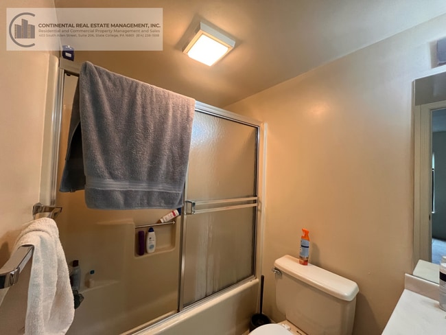 Building Photo - Downtown 2 Bedroom/2 Bathroom Apartment