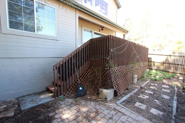 Building Photo - 3-Bedroom Condo in Ponderosa Trails | Backyard + Washer & Dryer