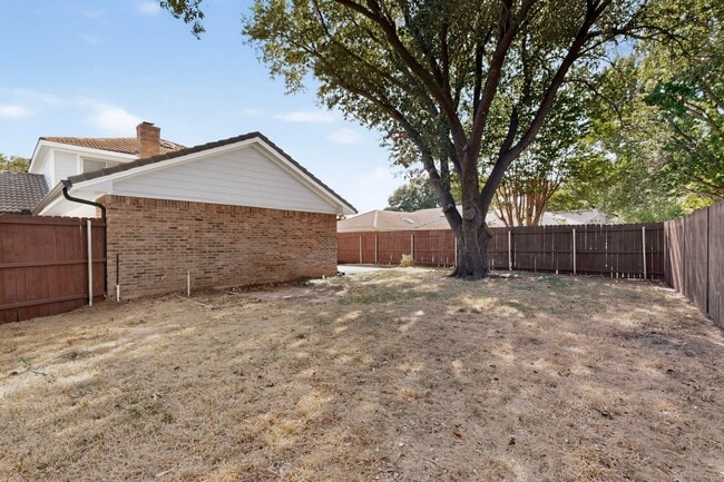 Building Photo - 30 Crestwood Dr