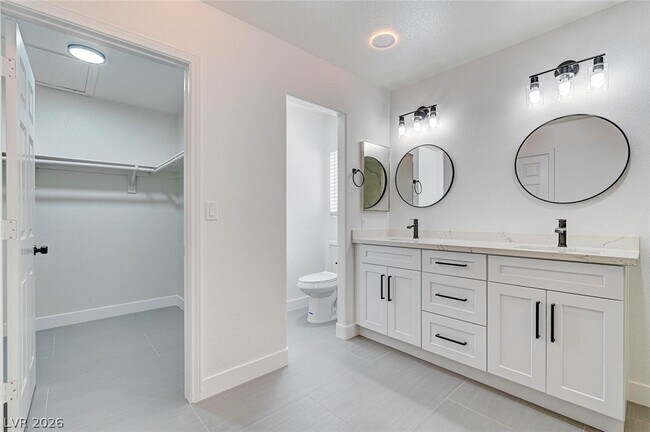 Building Photo - 2817 Via Florentine St