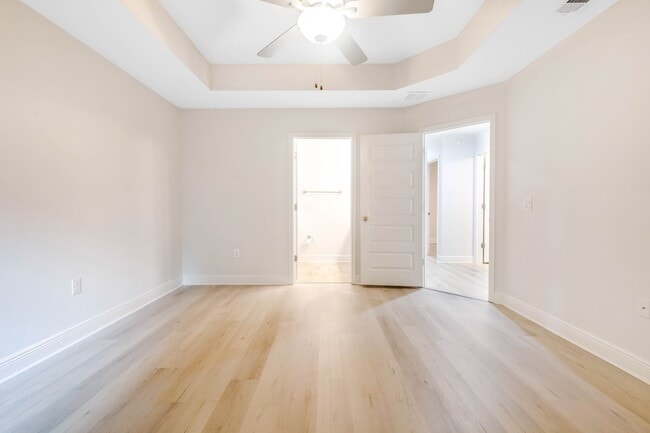 Building Photo - 8207 Doris Ave