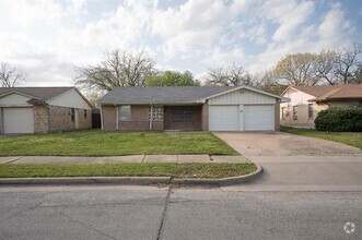 Building Photo - 2625 Cumberland Dr