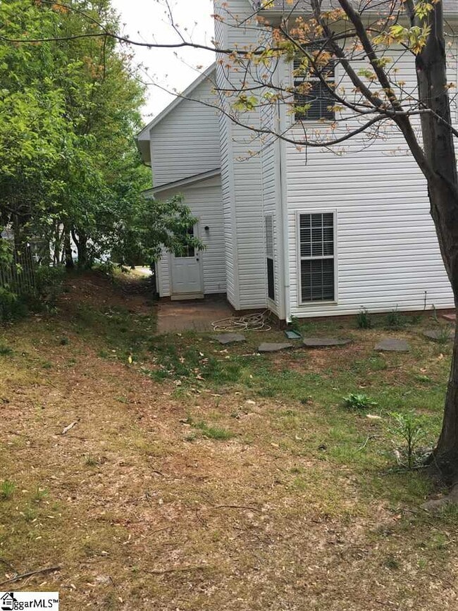 Building Photo - 30 Halehaven Dr