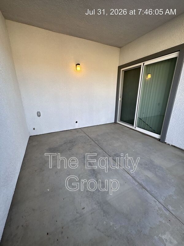 Building Photo - 514 S Summit St