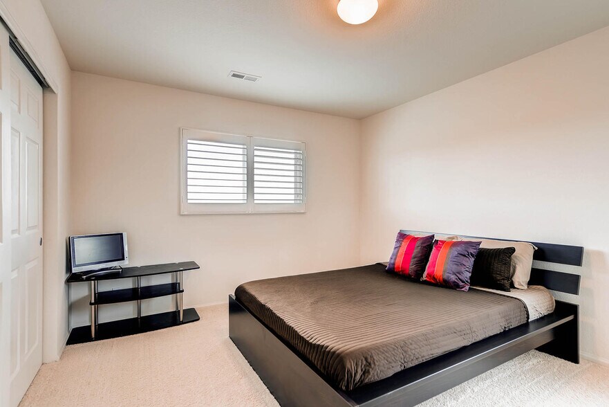 Building Photo - 6079 Raleigh Cir