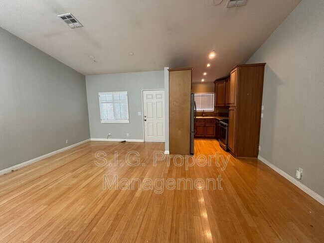 Building Photo - 11377 Osborne Pl