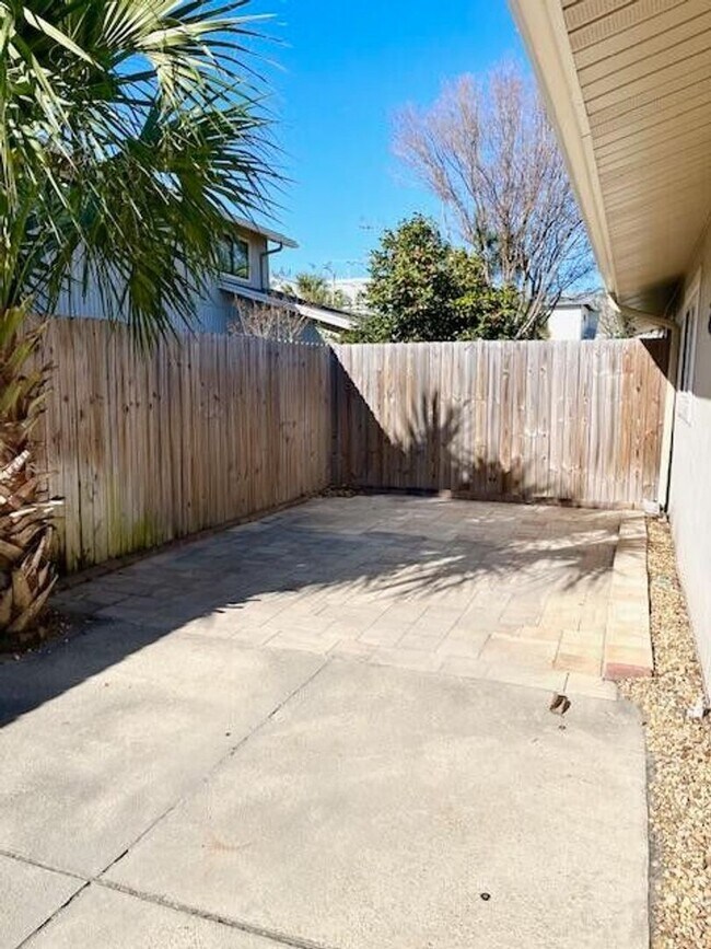 Building Photo - Coastal Charm Meets Resort Living – 2BR/2BA in Gated Seascape Neighborhood