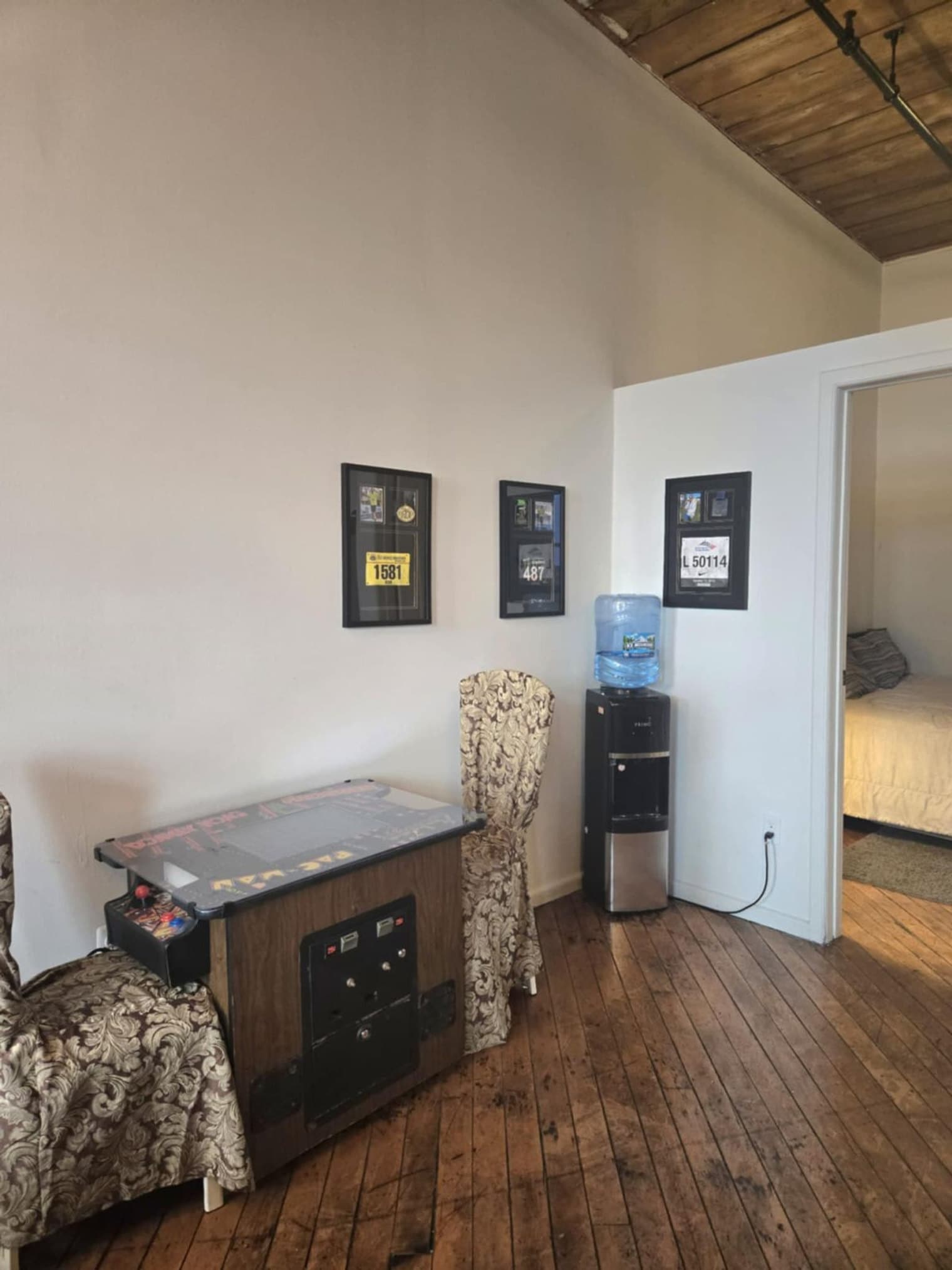 Building Photo - 227 Iron St