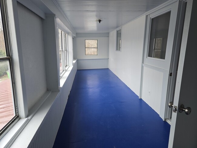 Building Photo - 220 Main St