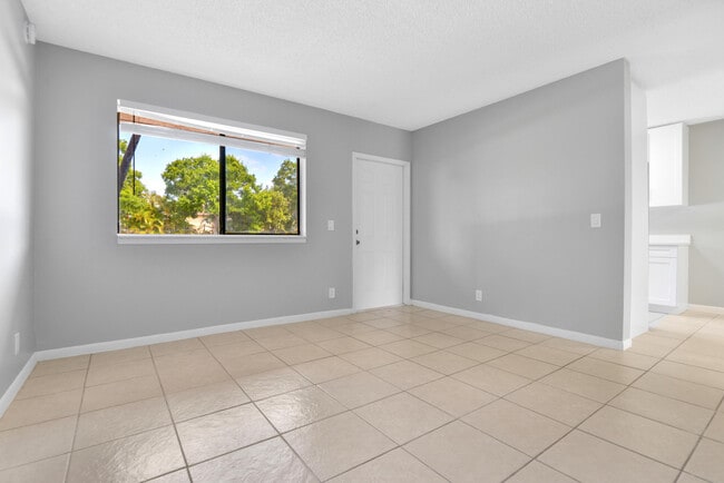 Building Photo - 400 Nottingham Cir