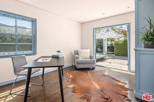 Building Photo - 449 Westbourne Dr